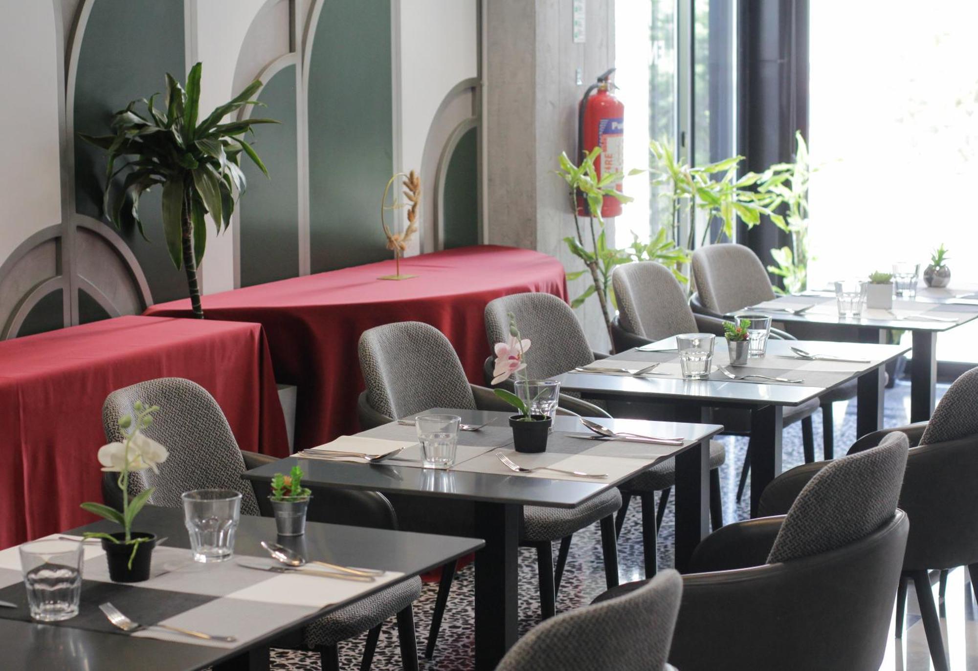 Compas Boutique Hotel Golem  Luaran gambar